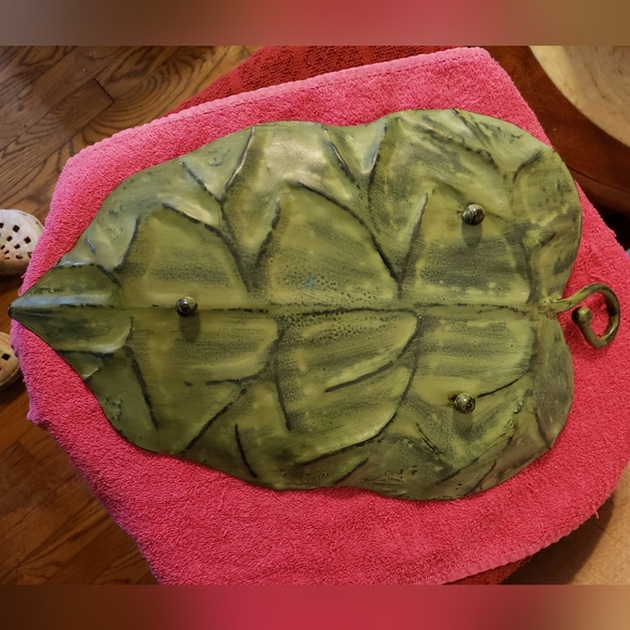 Large Metal Leaf Tray - Picture 3 of 4